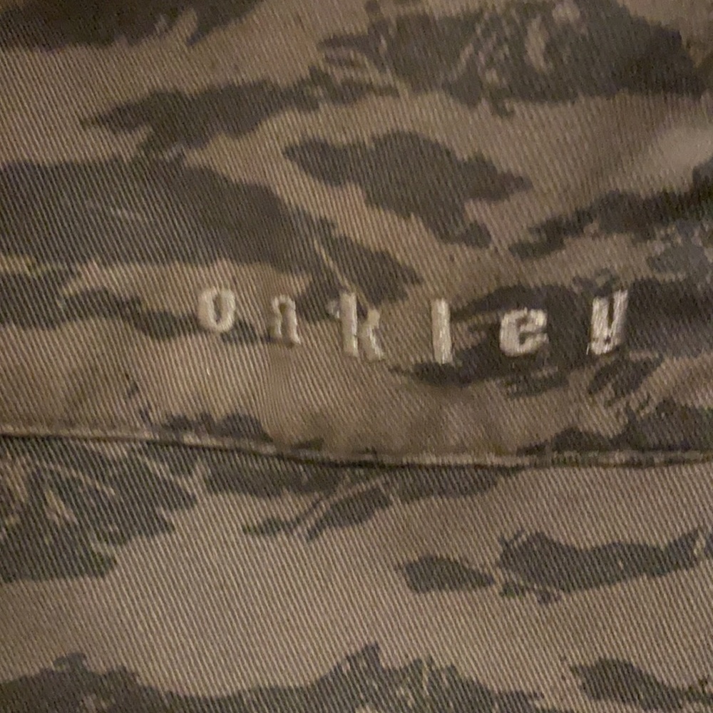Oakley Jacket Size Medium - image 3